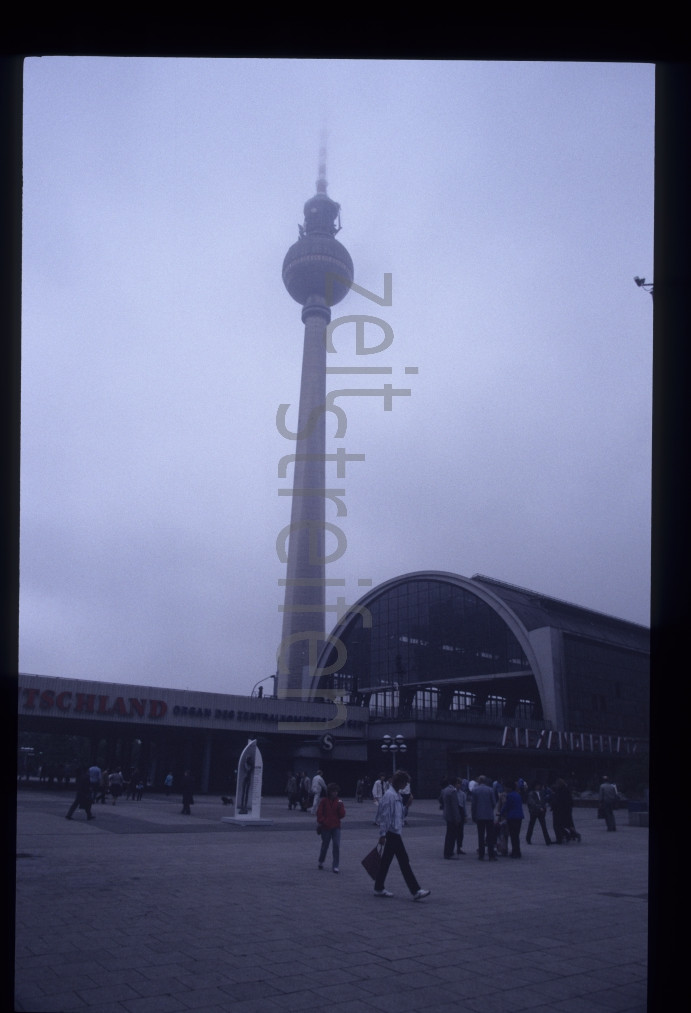 berlin(ost), alexanderplatz, 1990A026G001D041